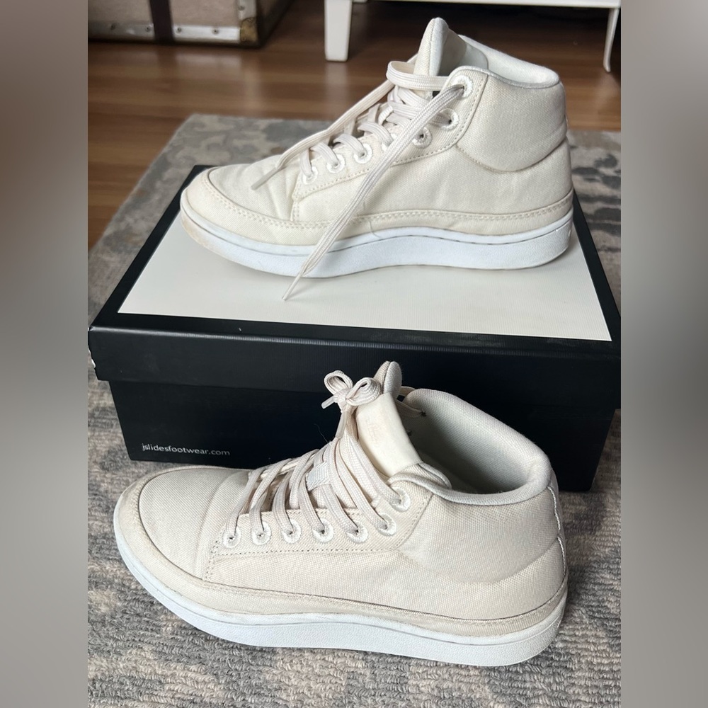 AllBirds Women’s Canvas Pacer in Cream High-Top Sneaker size 7